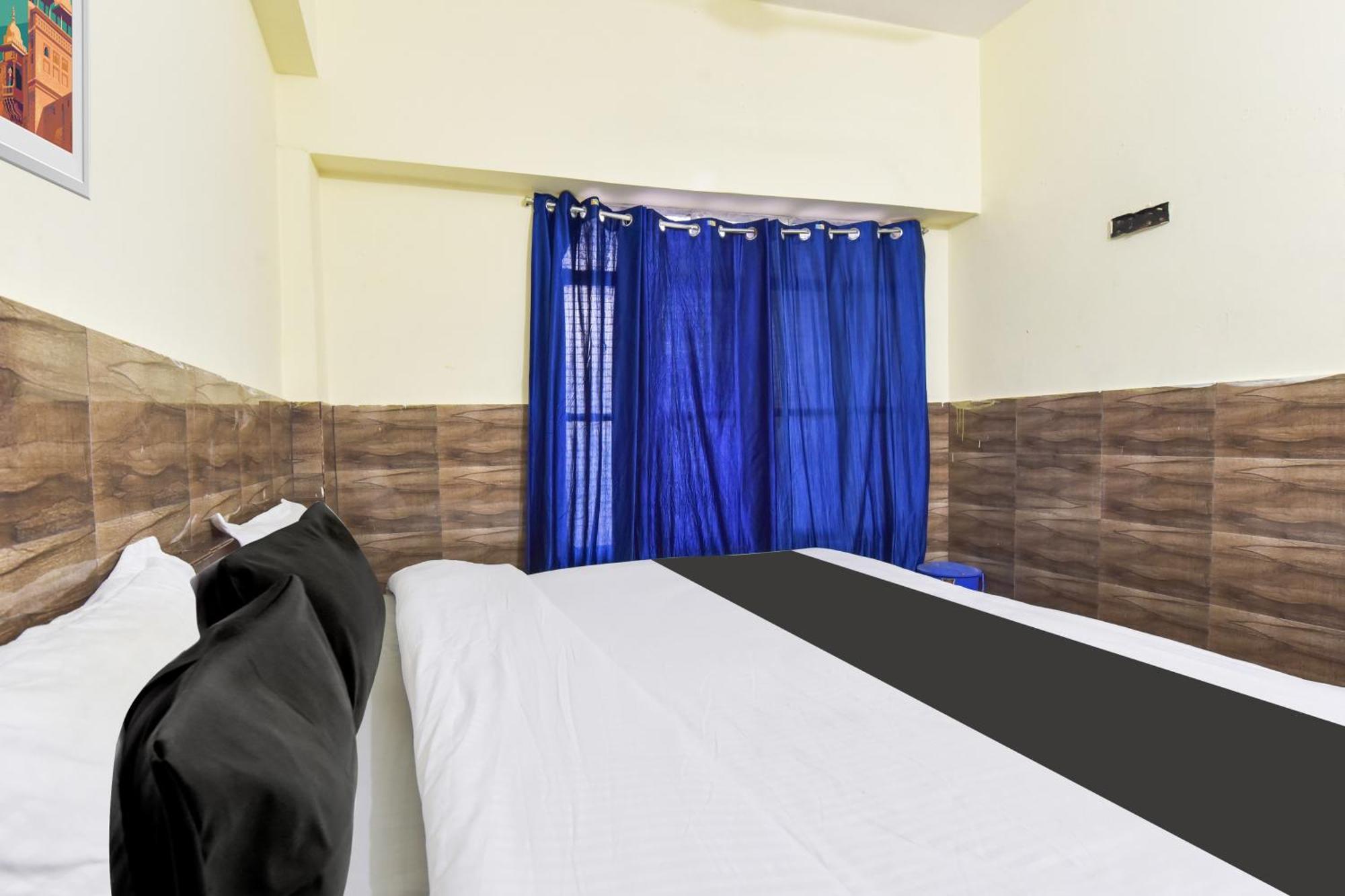 Hotel O Jk Laxmi Karnaprayāg Exteriör bild