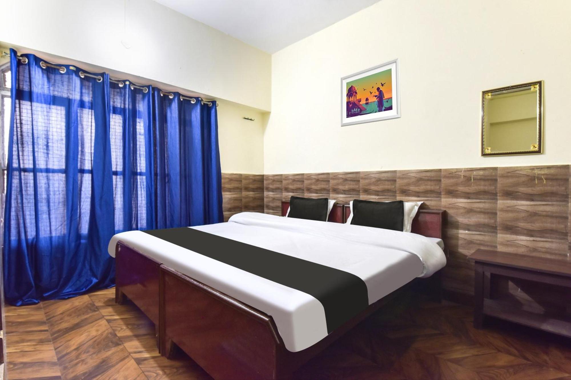 Hotel O Jk Laxmi Karnaprayāg Exteriör bild